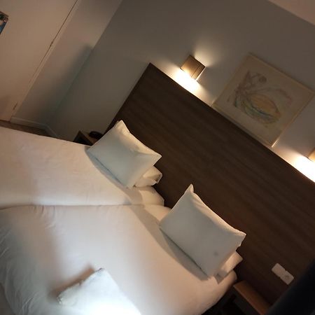 Hotel Du Globe 18 Paris Room photo